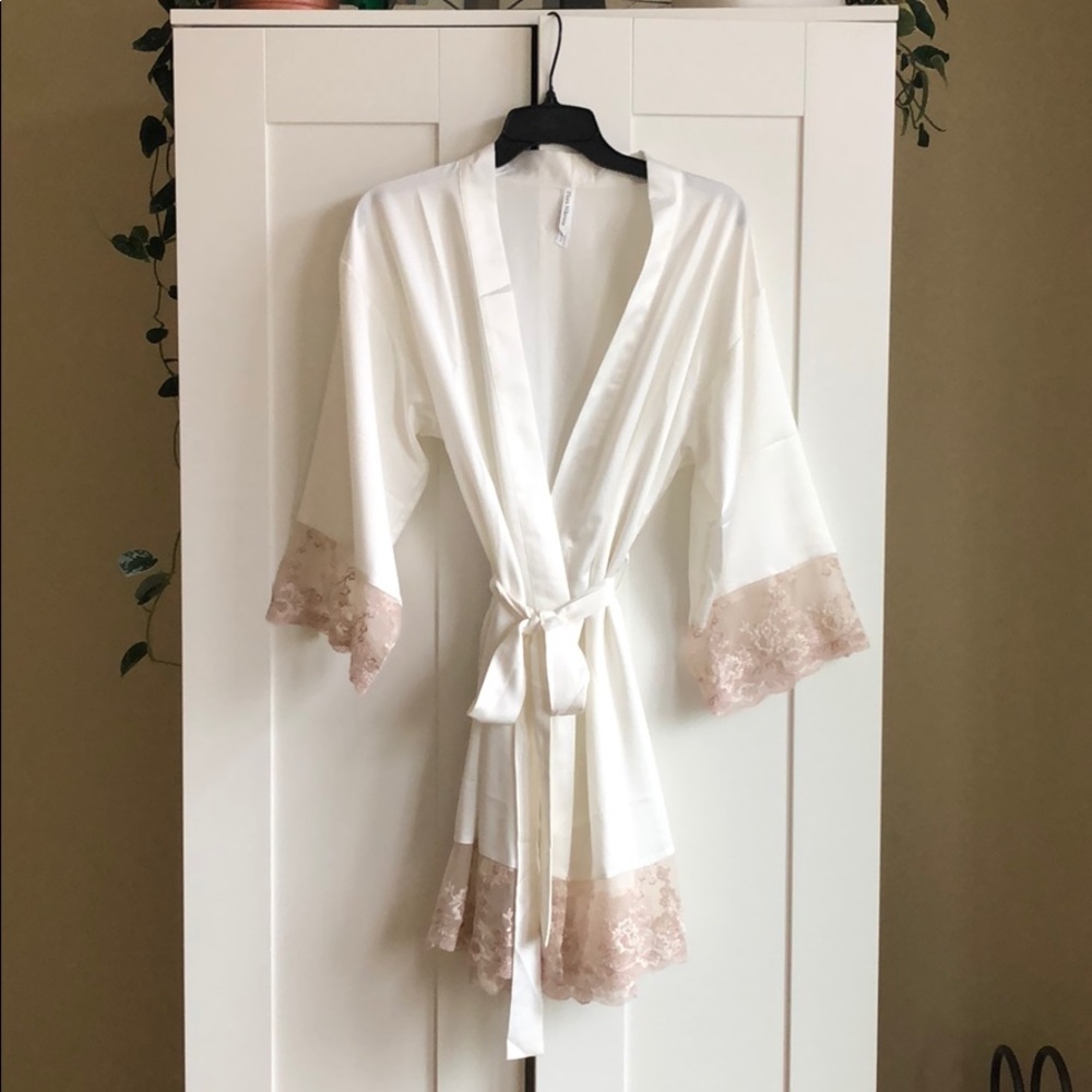 Flora Nikrooz Rosa Satin Robe